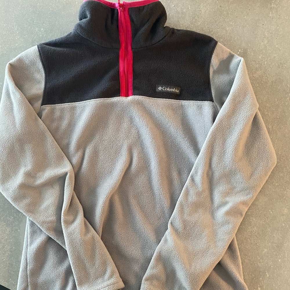 Columbia Fleece half zip pullover. Great condition.